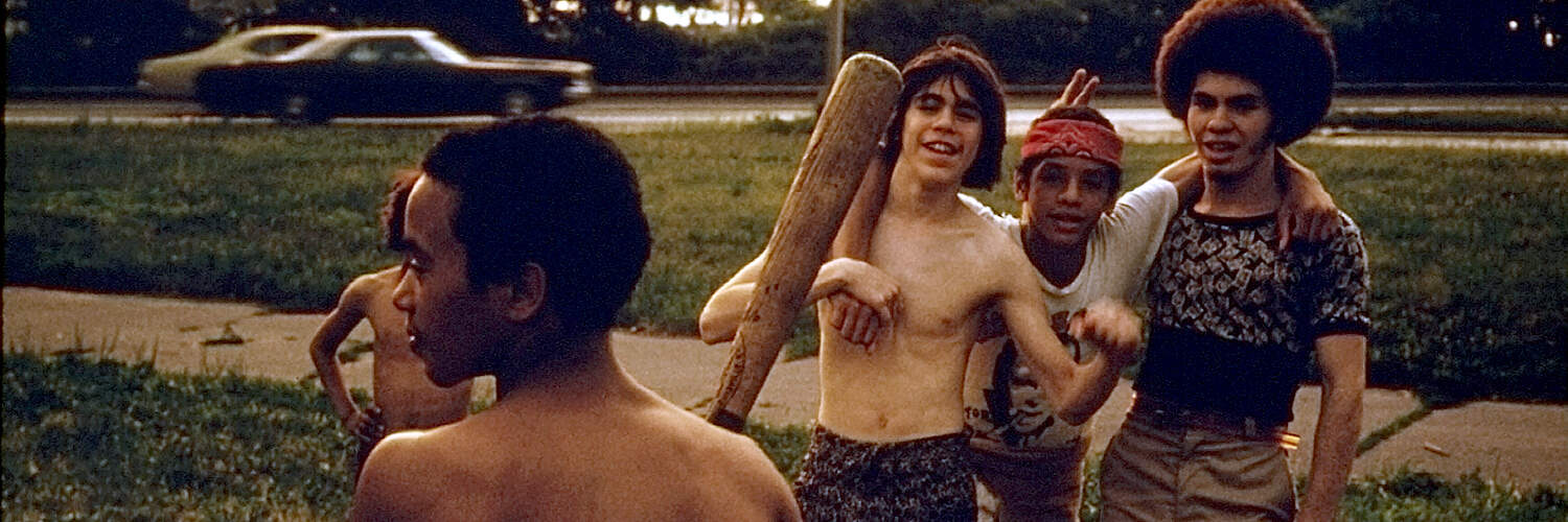ילדים פורטוריקנים משחקים בברוקלין ב-1974. צילום: הארכיון הלאומי של ארה"ב 