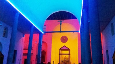 תאורה בכנסייה