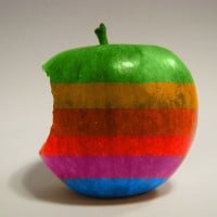 תפוח בצורת הלוגו של אפל