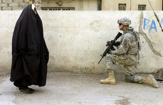 חייל אמריקני, בגדאד, אישה מוסלמית