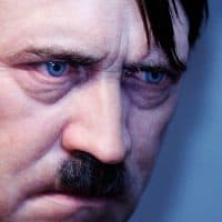 היטלר, מדאם טוסו, בובת שעווה, עיניים כחולות