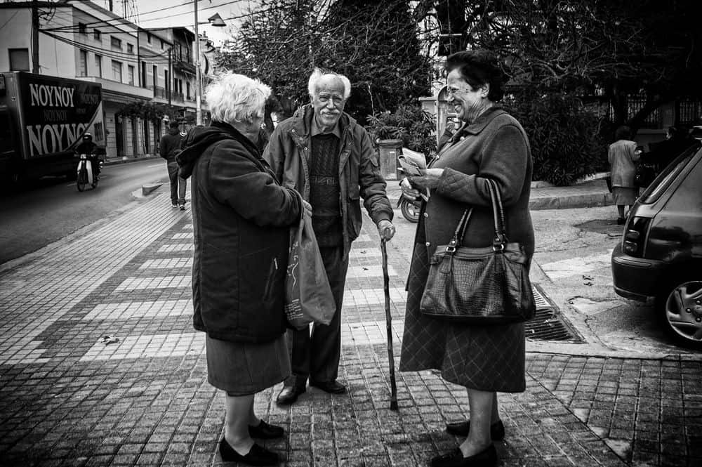 קשישים, חברים, שיחה 