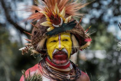 פפואה גינאה החדשה, שבט, מנהיג, ילידים