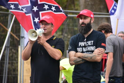 Proud Boys, ימין קיצוני, טראמפ, MAGA, דגל הקונפדרציה