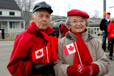 זוג, קשישים, קנדה, דגלים